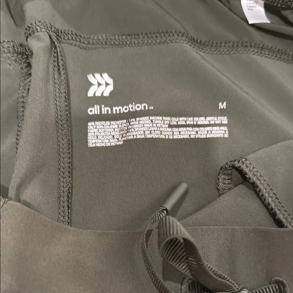 All in Motion Green Capri Joggers with Elastic Cuffs size M - Picture 5 of 7